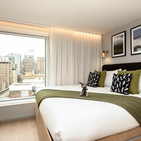 Wilde Aldgate Tower Bridge