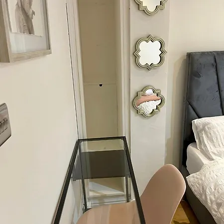 Apartment Shoreditch - And In The