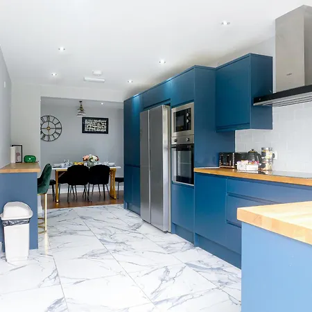 Royal Luxe 6 Bed House In London *