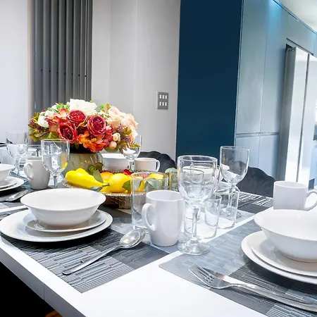 Royal Luxe 6 Bed House In London Apartment *
