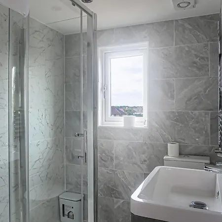 Royal Luxe 6 Bed House In London *
