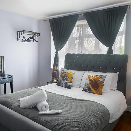 Royal Luxe 6 Bed House In London Apartment Bexleyheath