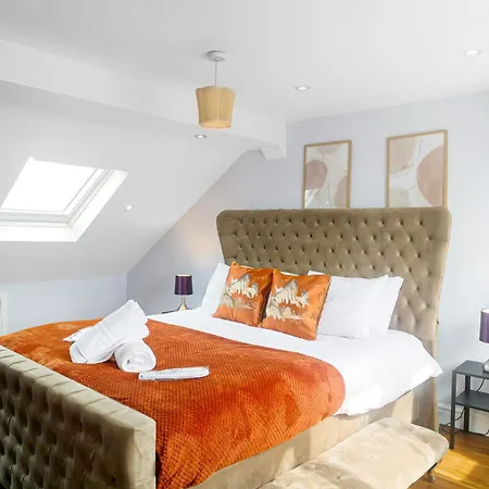 Royal Luxe 6 Bed House In London Apartment