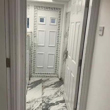 One Bedroom Apartment *