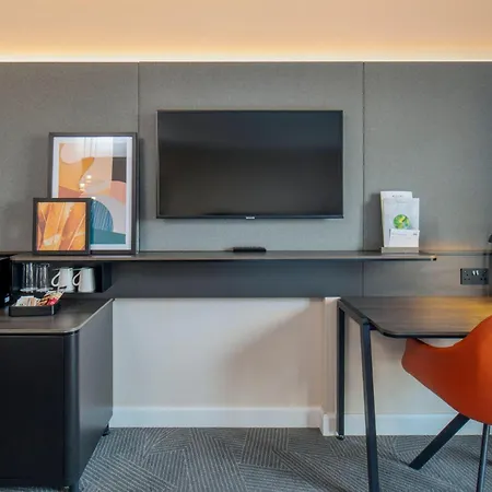 London Lock By Ihg Hotel Brentford