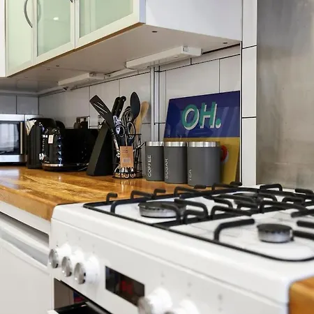 Cozy Private 1-bedroom Short Term & Flexible Renting Hoxton With Free Wifi