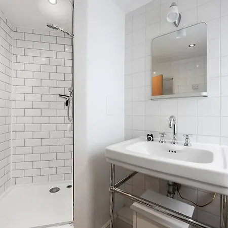 Cozy Private 1-bedroom Short Term & Flexible Renting Hoxton With Free Wifi *
