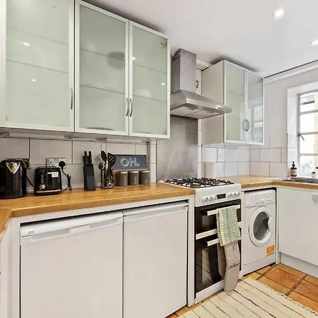 Cozy Private 1-bedroom Short Term & Flexible Renting Hoxton With Free Wifi Apartment