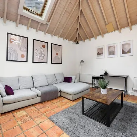 Cozy Private 1-bedroom Short Term & Flexible Renting Hoxton With Free Wifi Apartment *