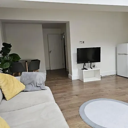 Beautiful Garden Flat Near Apartmán Londýn