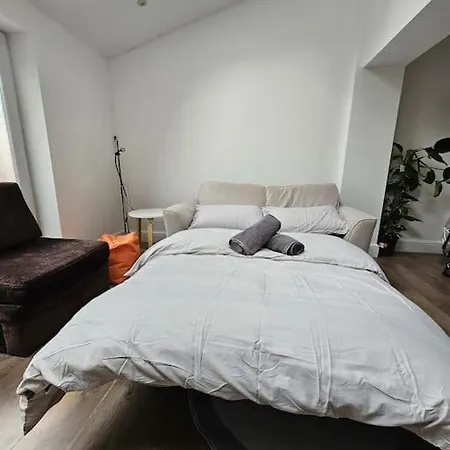 Apartmán Beautiful Garden Flat Near Londýn