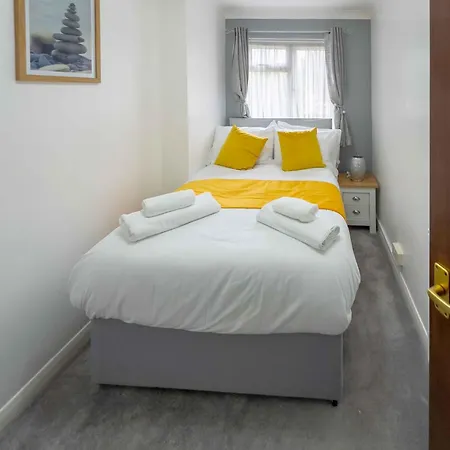 Amazing 2 Bedroom With Parking Apartment Belvedere