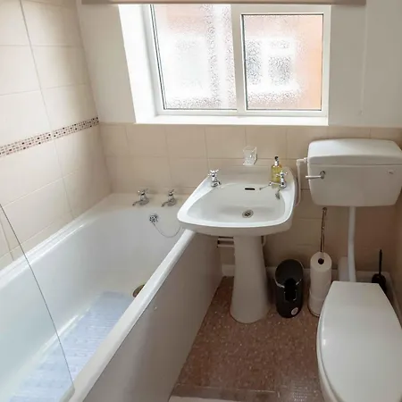 Amazing 2 Bedroom With Parking