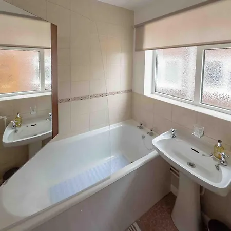 Apartment Amazing 2 Bedroom With Parking