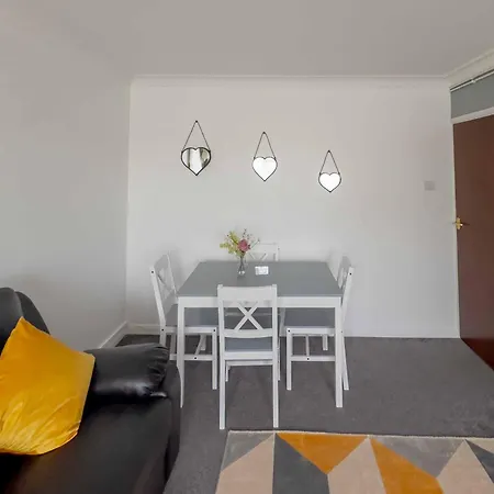 Amazing 2 Bedroom With Parking * Belvedere