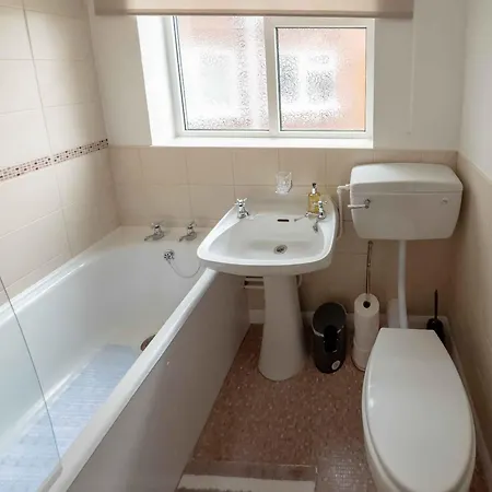 Amazing 2 Bedroom With Parking