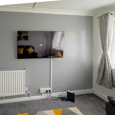 Amazing 2 Bedroom With Parking Apartment Belvedere