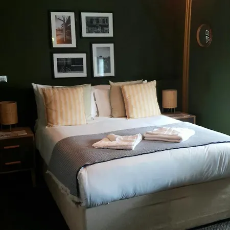 Old Ship Hackney Hotel