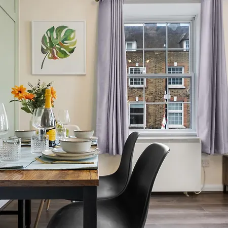 Chic 2 Bedroom Near Liverpool Street By Gold Apartment *