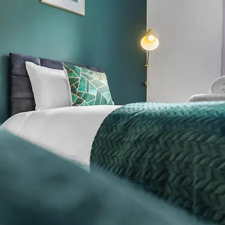 Chic 2 Bedroom Near Liverpool Street By Gold * London