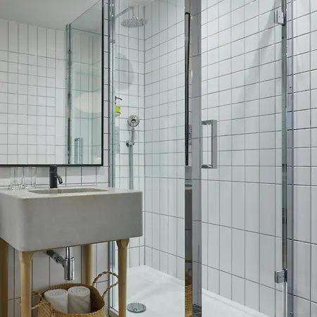 Hotel One Hundred Shoreditch 4*