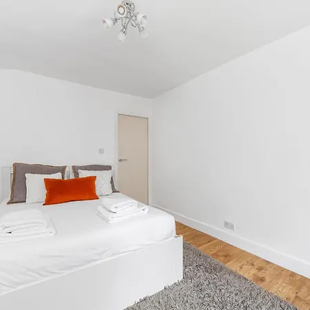 Modern Victorian With Secret Garden Holiday home London