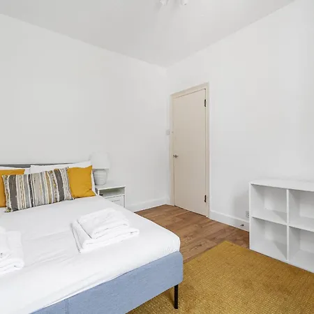 Modern Victorian With Secret Garden Holiday home London