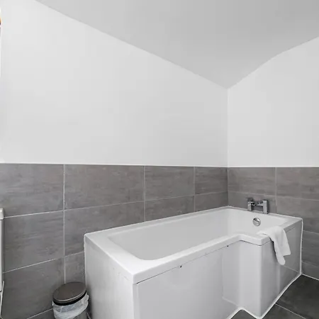 Modern Victorian With Secret Garden * London