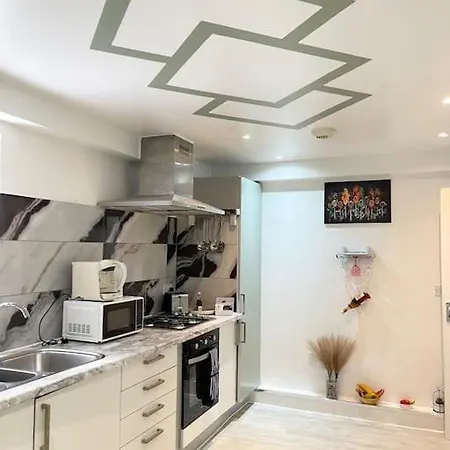 Stanton - 1 Stylish Bedroom Apartment Dagenham