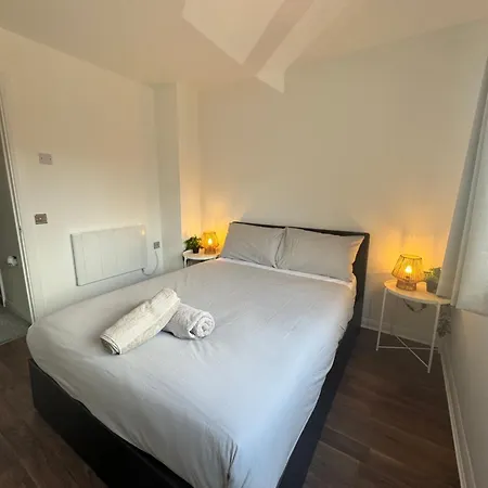 Apartment Beckton With Free Parking *
