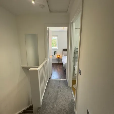Apartment Beckton With Free Parking