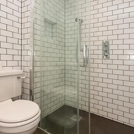 And Bright 1 Bedroom Flat - Peckham Apartment