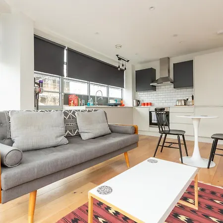 And Bright 1 Bedroom Flat - Peckham Apartment *