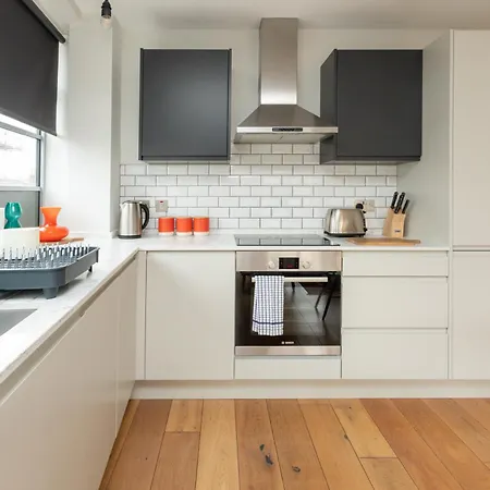 And Bright 1 Bedroom Flat - Peckham Apartment London