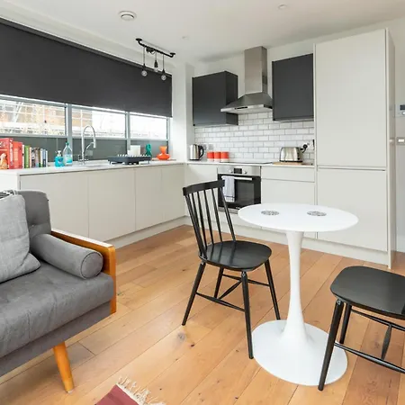 And Bright 1 Bedroom Flat - Peckham Apartment *