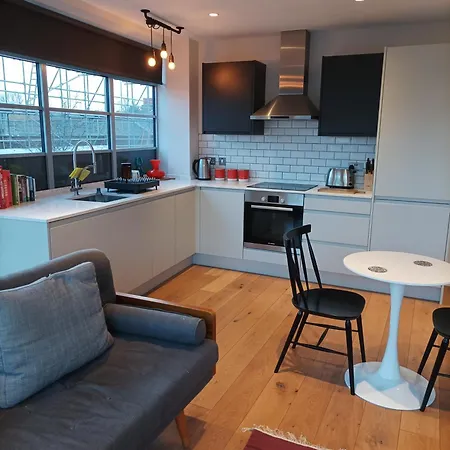 And Bright 1 Bedroom Flat - Peckham * London