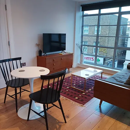 And Bright 1 Bedroom Flat - Peckham London