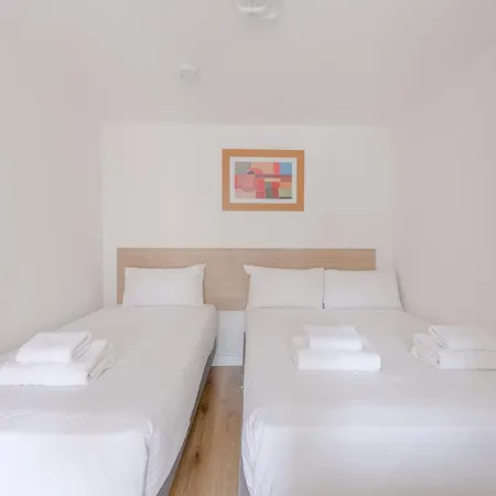 1bd Flat With Patio - 5 Min To Airport * London