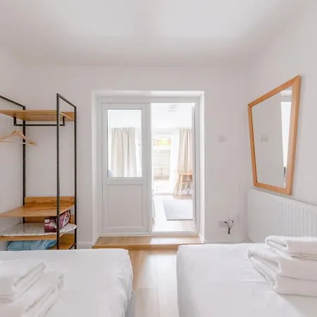 1bd Flat With Patio - 5 Min To Airport * London