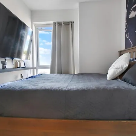 Apartment Unique Sky View -2 Bed *