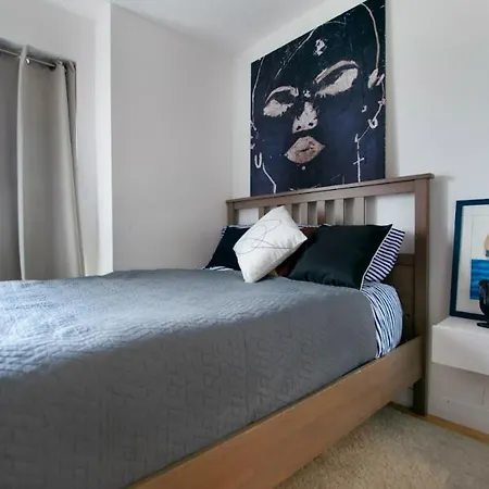 Unique Sky View -2 Bed * London