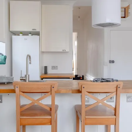 Apartment Stylish & Homely 1bd Flat - Walthamstow! London