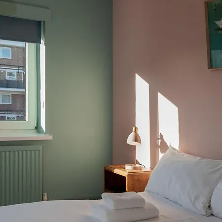 Central Stylish 4 Bedroom * London