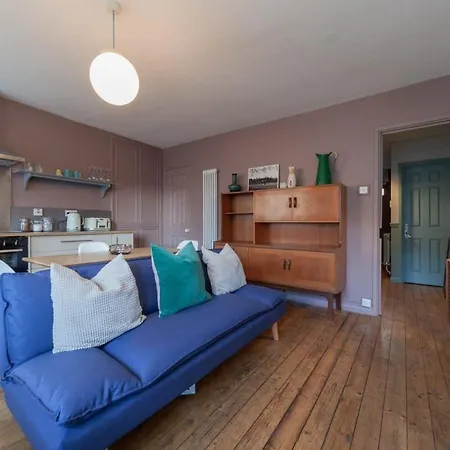 Central Stylish 4 Bedroom Apartment London