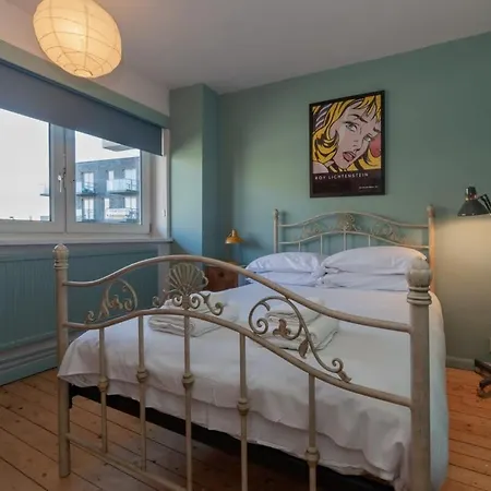 Central Stylish 4 Bedroom