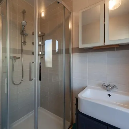 Apartment Central Stylish 4 Bedroom London