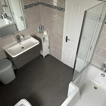 2 Bed Flat In