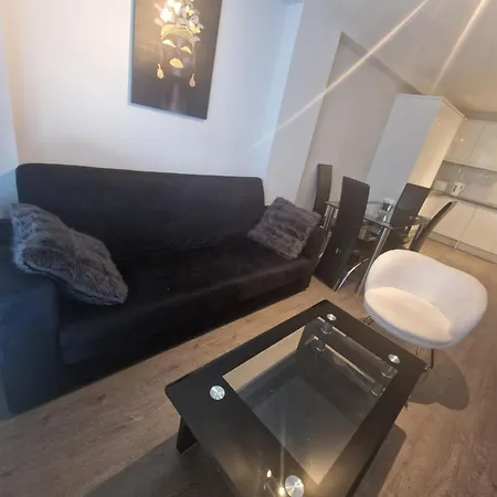 Aarons Riverview Luxury * London