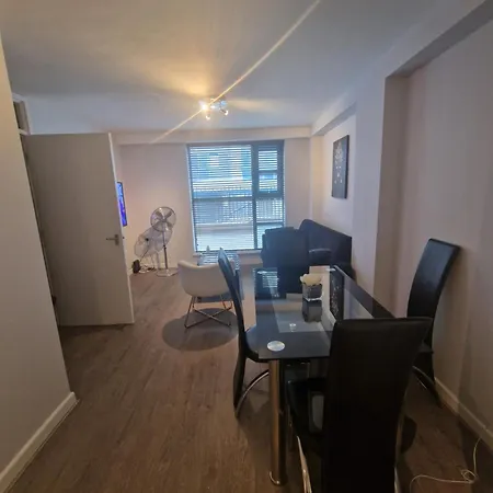 Aarons Riverview Luxury London