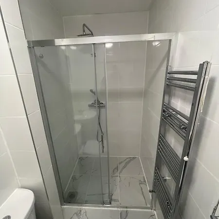 Cozy Private In Homestay Ilford